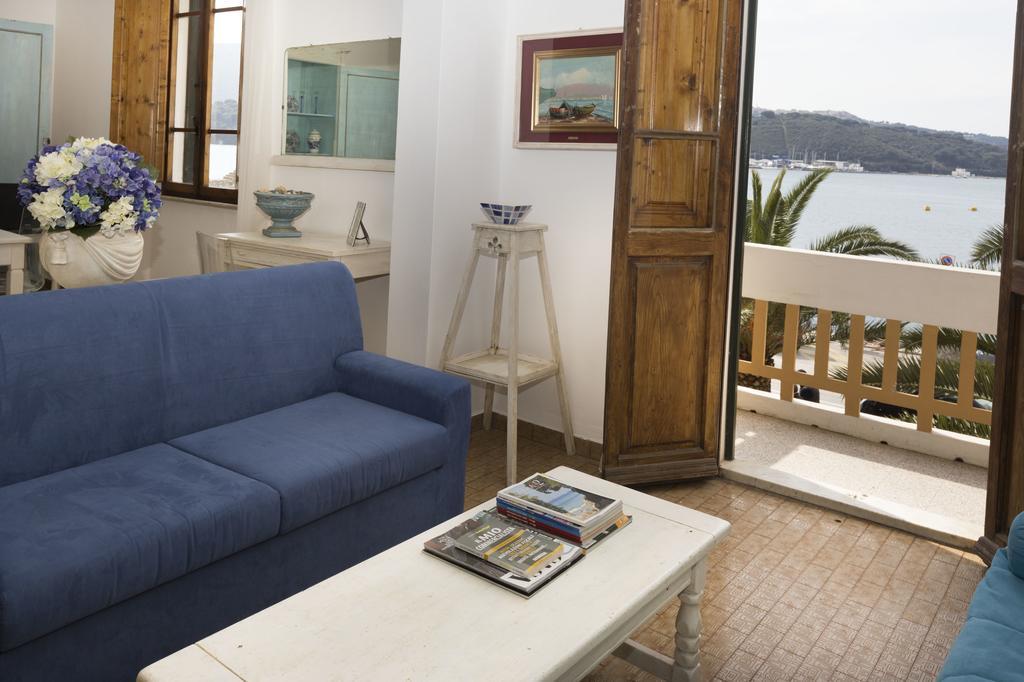 Hotel Belmare Porto Azzurro Ruang foto