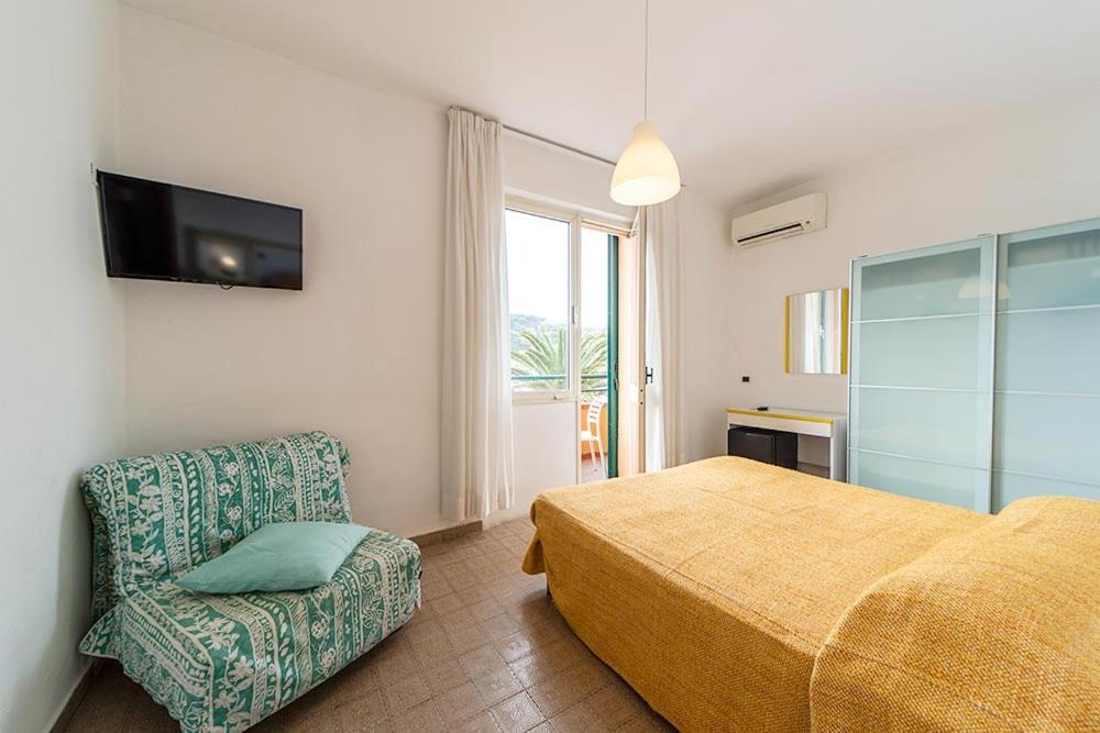 Hotel Belmare Porto Azzurro Bagian luar foto