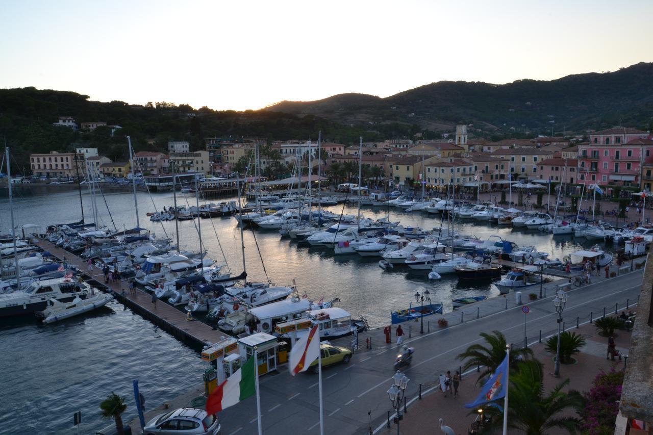Hotel Belmare Porto Azzurro Bagian luar foto