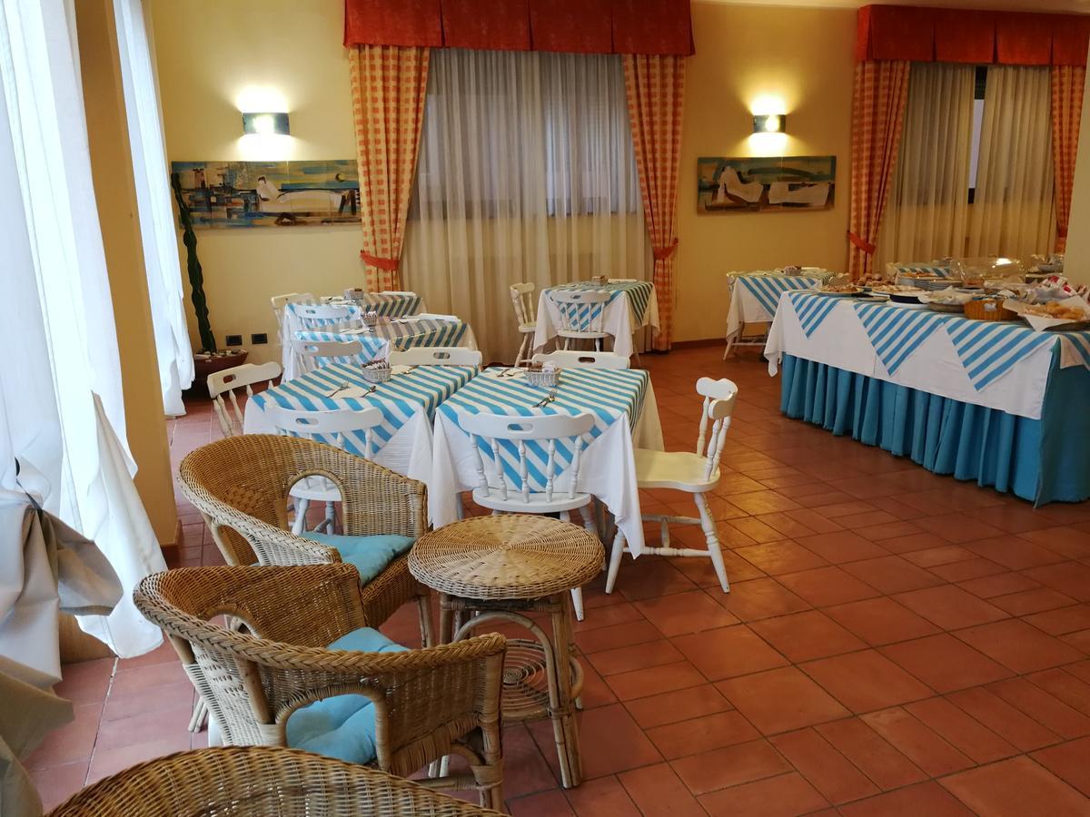 Hotel Belmare Porto Azzurro Bagian luar foto